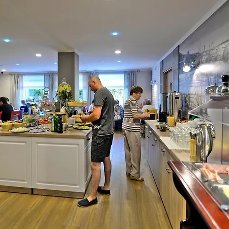 Hotell La Siesta & Medical 3*